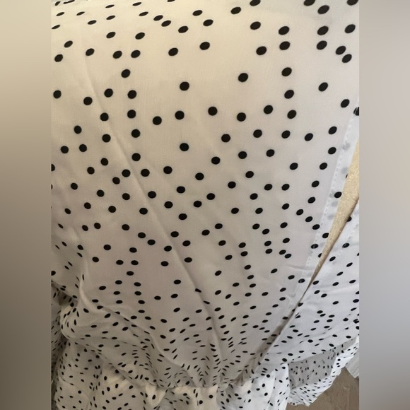 $6 POLKA DOT DRESS. NEW WITHOUT TAGS. SIZE MED. $6 IF BUNDLED - Picture 5 of 11